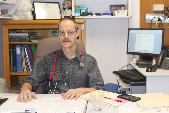 Public service to honour life of beloved Griffith Paediatrician Professor Maxwell Hopp