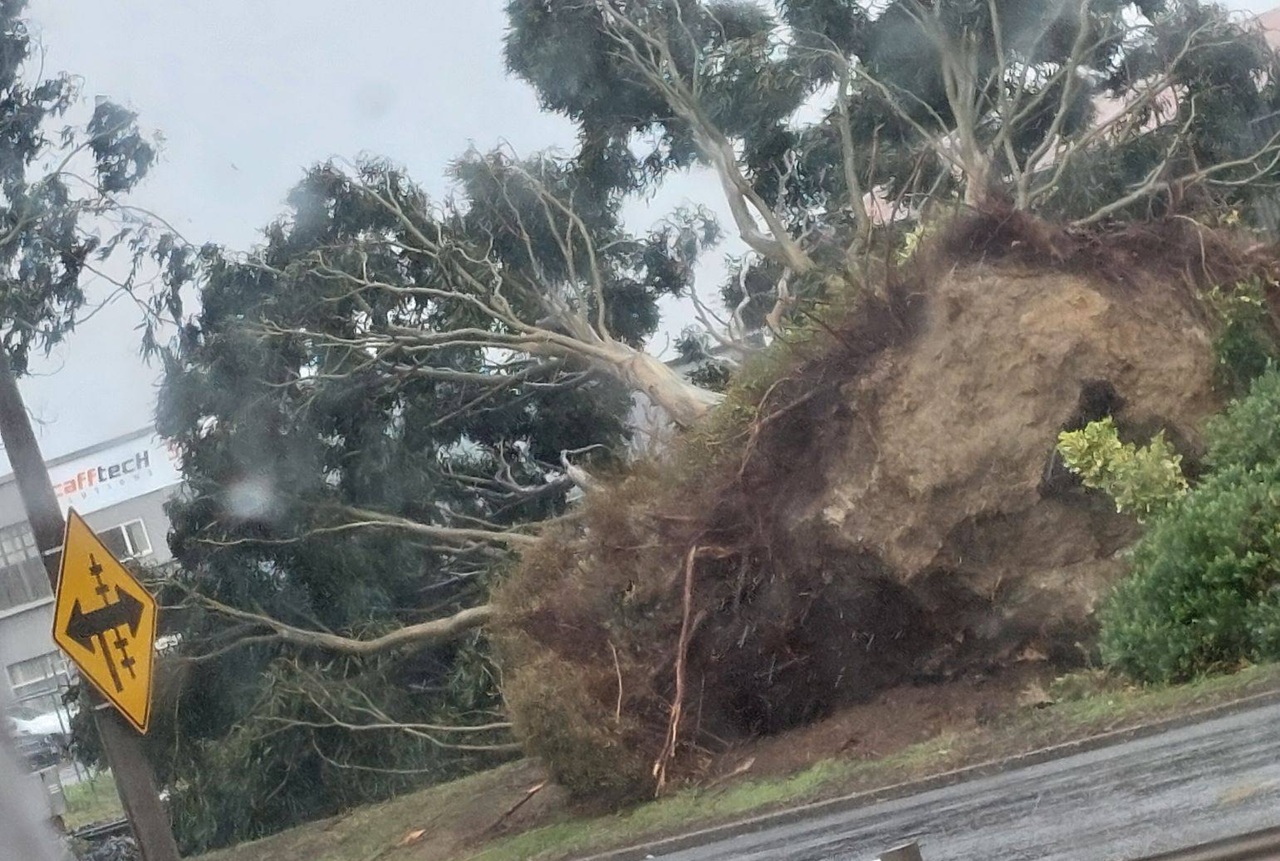 Thousands still without power after another night of flooding, evacuations