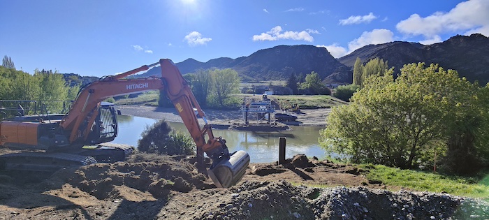 More action on Alexandra’s new temporary bridge