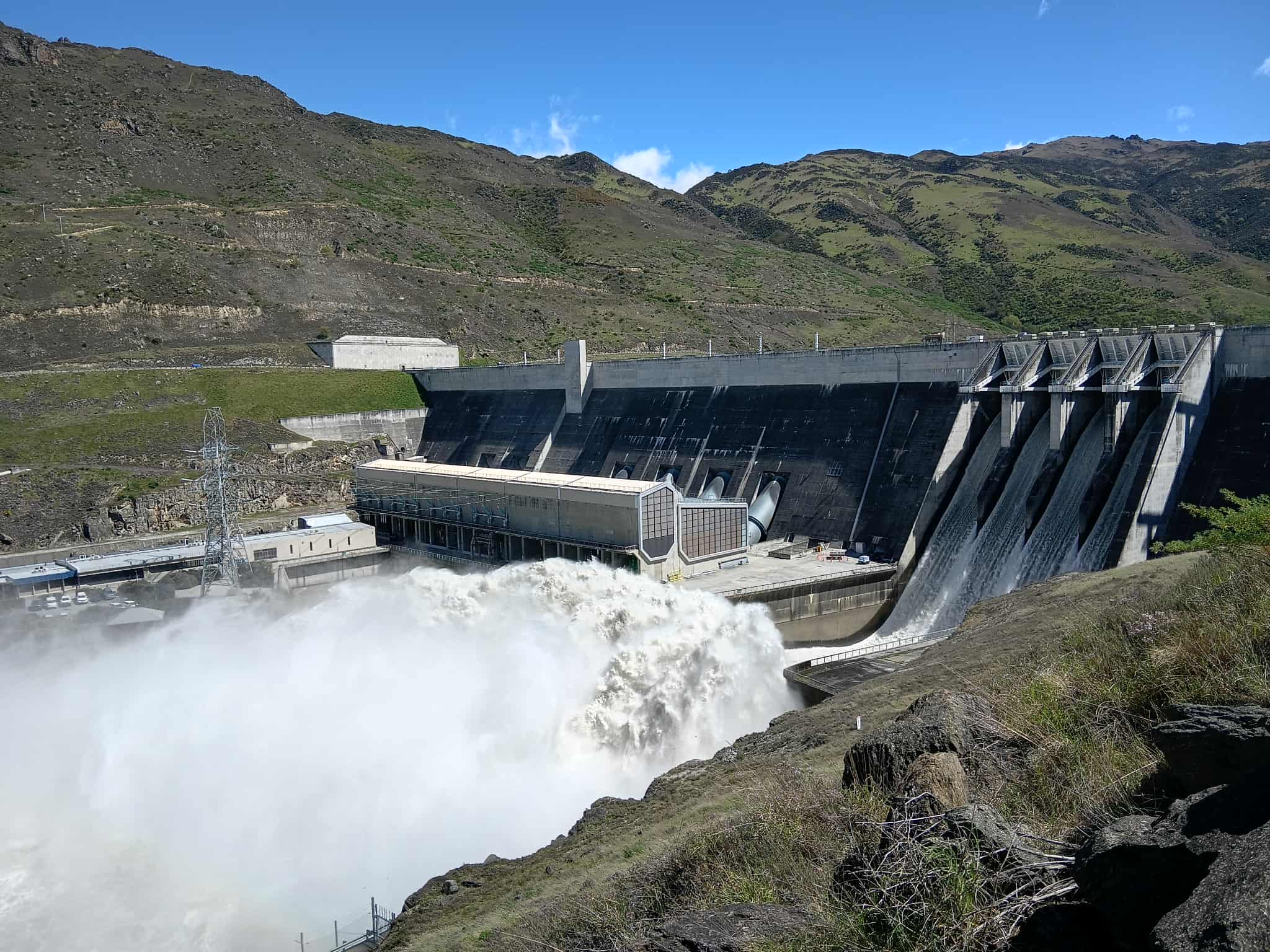 Controlled spill sees Clyde Dam release massive water flows
