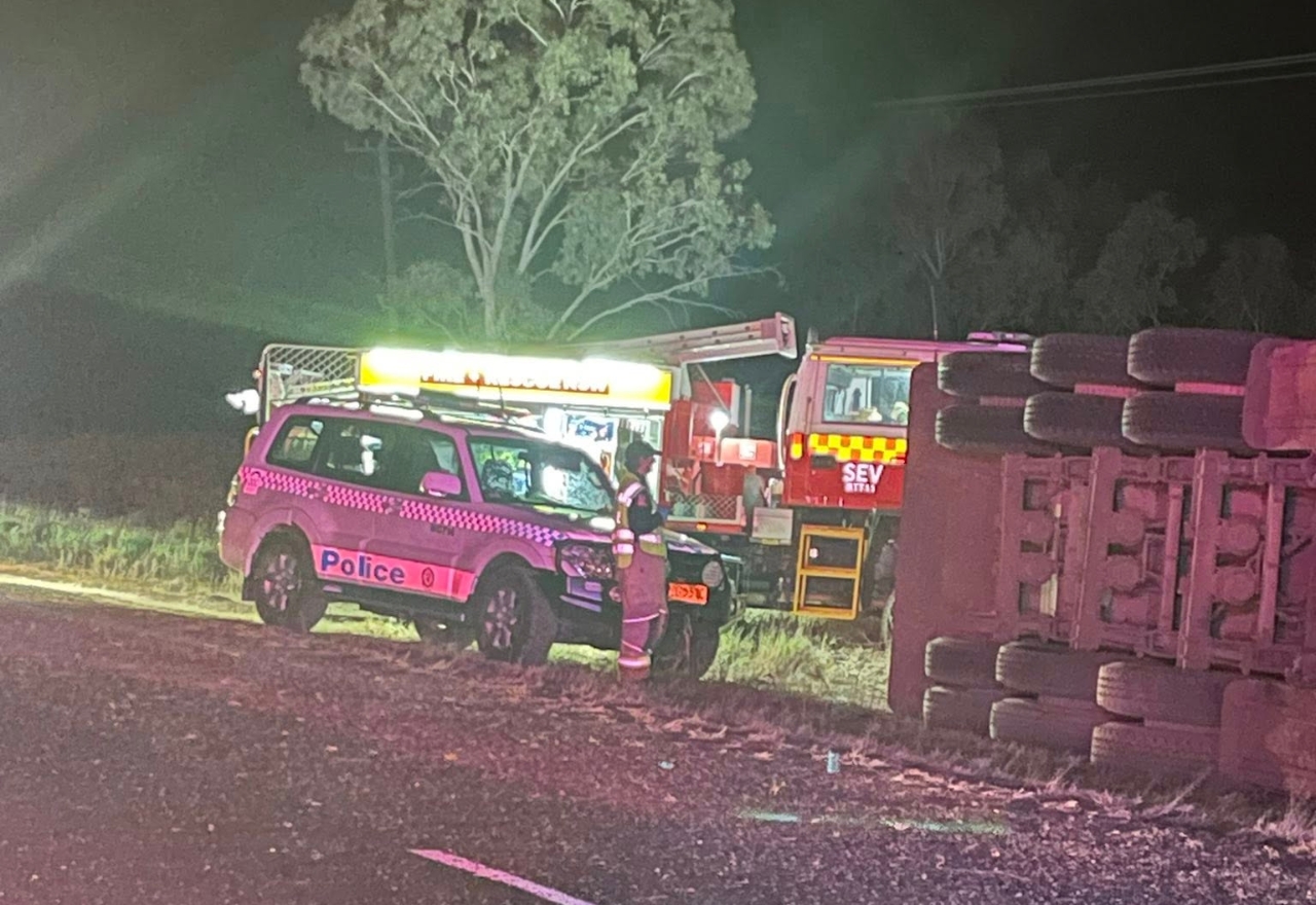 Cattle truck rolls between Walgett and the Ridge