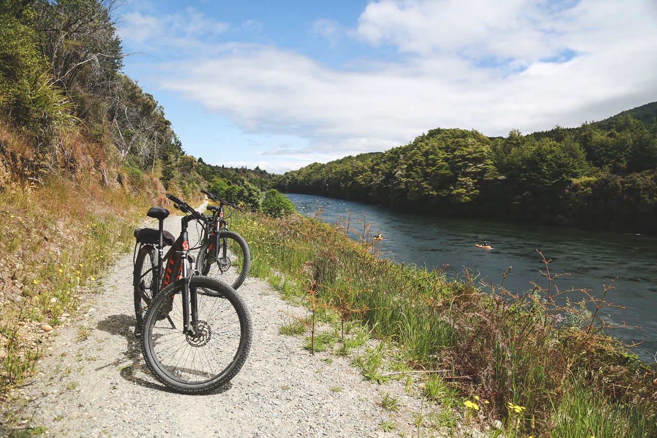 Greenlight for popular Fiordland cycle trail