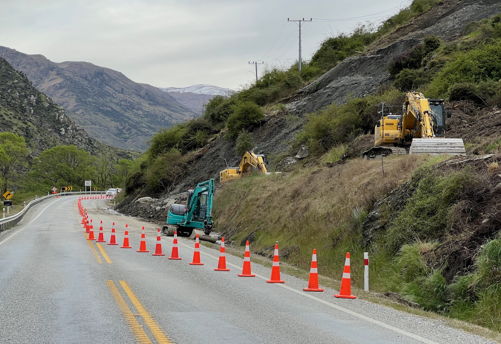 Work continues to stabilise major slip in Kawarau Gorge
