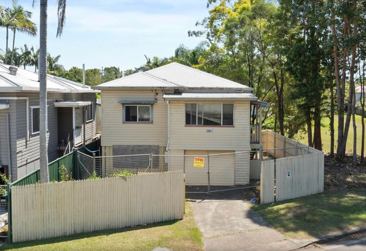 $1 new record set at flood buyback house auction in Murwillumbah