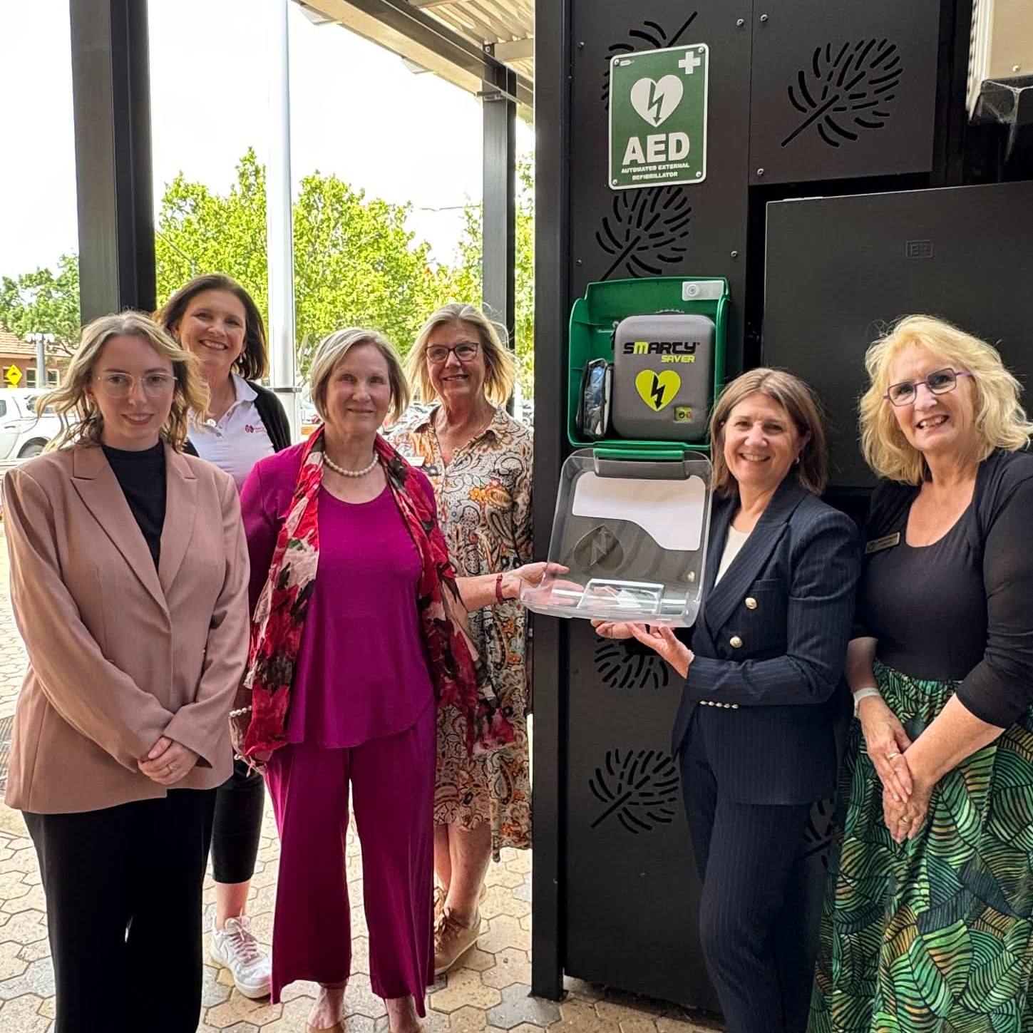 Griffith has 24/7 AED in Kooyo Street