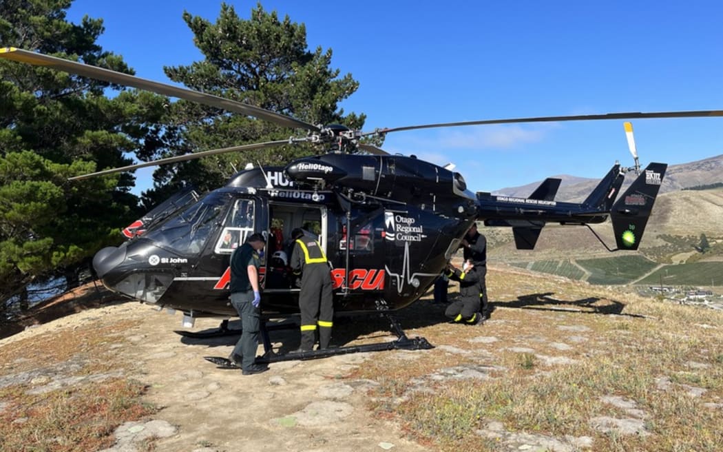 Dog owner, pooch rescued from Arrowtown cliff by helicopter