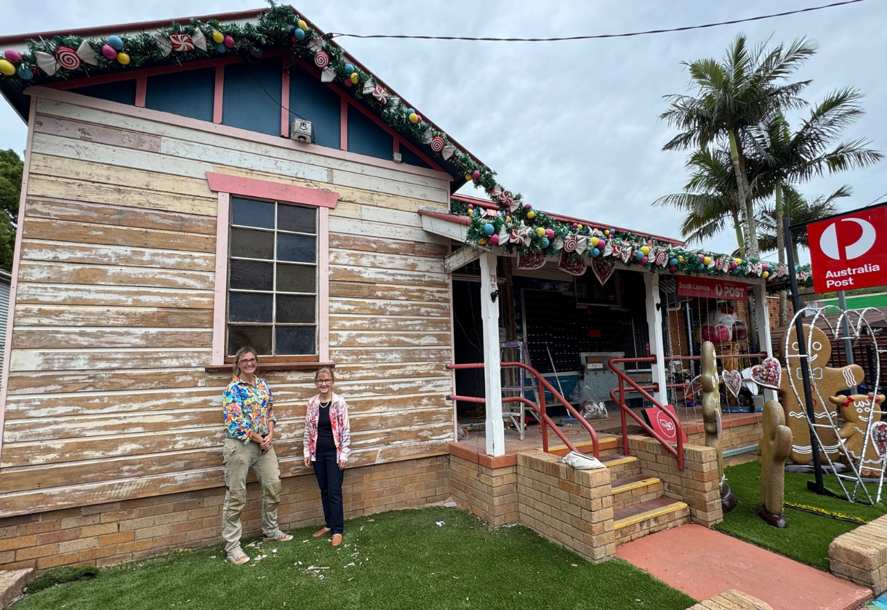 South Lismore PO receives historic timbers from Pine Street for Christmas