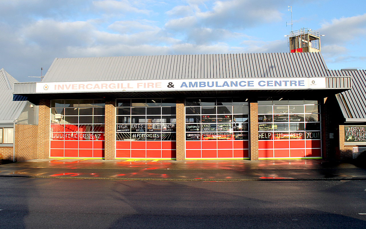 Large vegetation fire in Otapiri Gorge