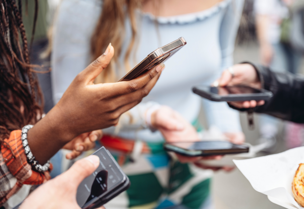 Helping hand for regional families navigating social media delay