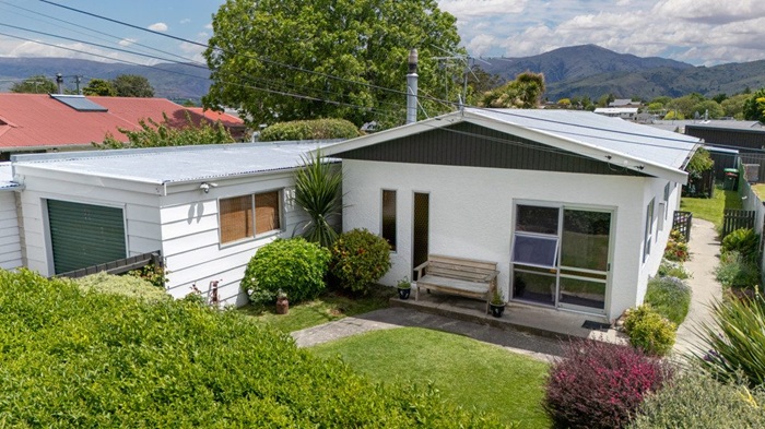 Tidy 2-Bedder Near Old Cromwell