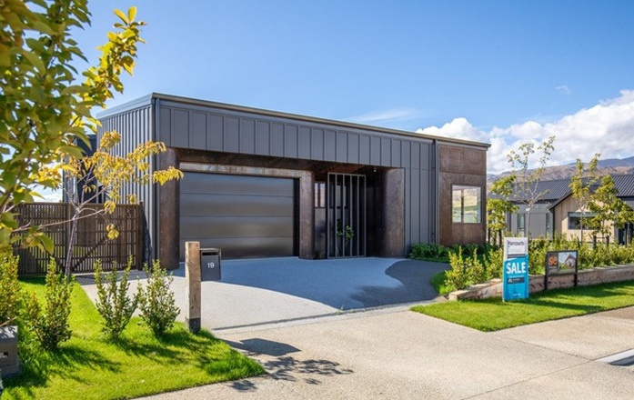Architectural Masterpiece Must Sell
