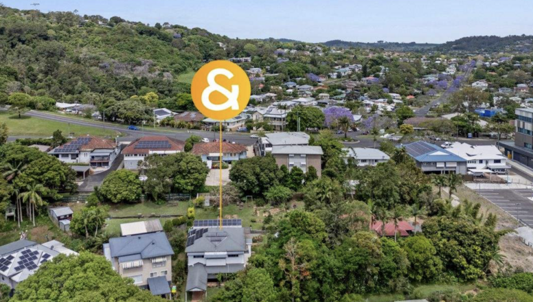 Lismore, 4 Irvine Place - 5 brm - flood free 5 bed/2bath 2-story home