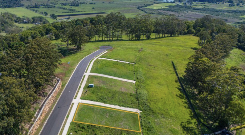Goonellabah, 10 Evergreen Drive - Elevated land with a view