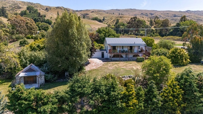 Storybook Cottage + Spectacular Views