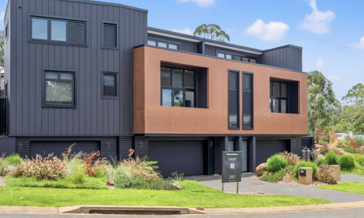 Goonellabah, 1b/8 Flametree Drive - 2 brm - Executive Living