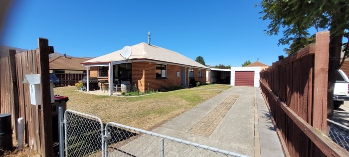 Charming family home in quiet Cromwell cul-de-sac
