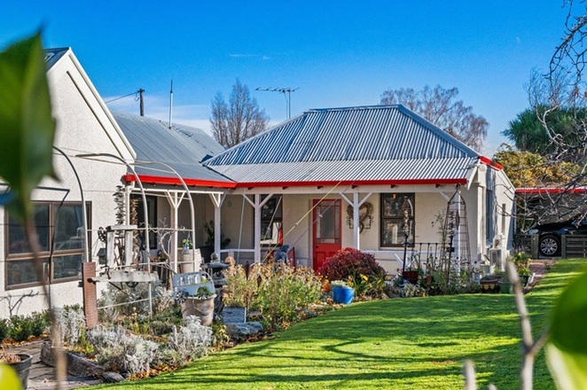 Cosy Cottage Charm!