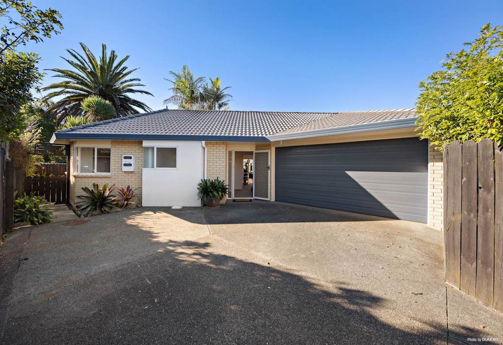 Easy Living, Quiet Location