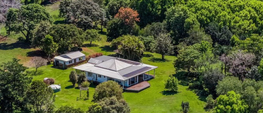 Modanville - 4 bed/2 bath Historic Homestead on 37 hectares