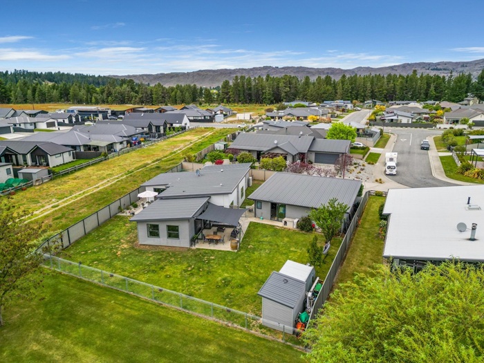 Modern Family Living with Stunning Waterfront View